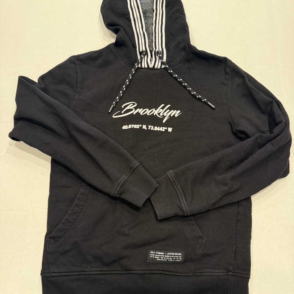 Mens Black VOX POPULI Brooklyn Graphic Hoodie Sweatshirt Size Small streetwear